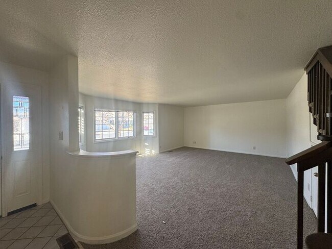 Building Photo - Spacious 5 Bedroom Home in NW Reno with 2 Primary Suites