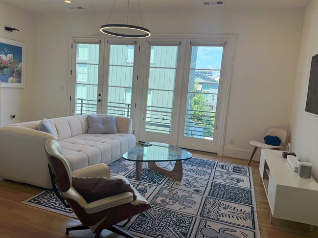 Building Photo - 688 Exchange St SE