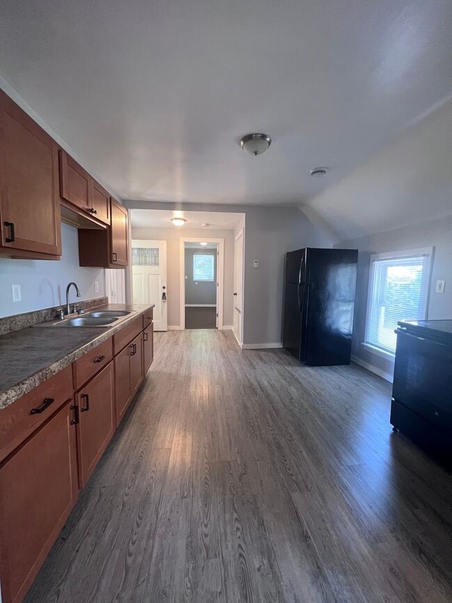 Foto del edificio - 679 Fremont Ave NW