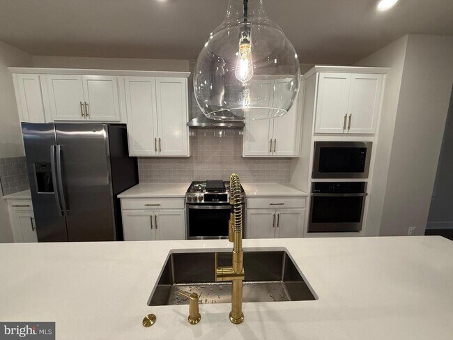 Building Photo - 1770 Ml Br Dr