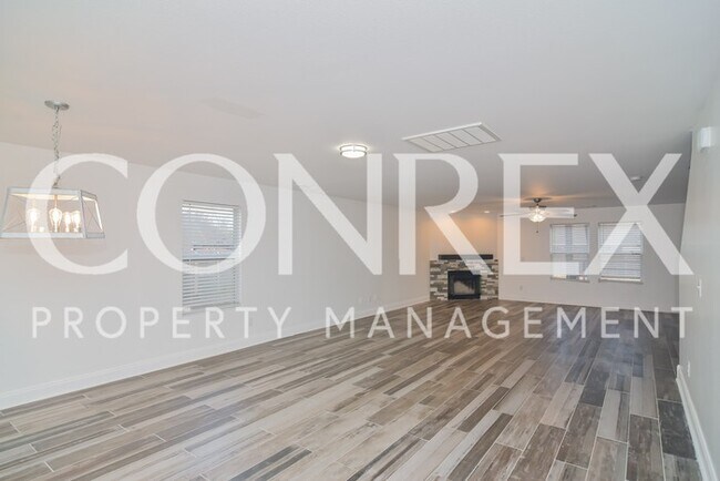 Building Photo - Gorgeous 3 Bedroom!