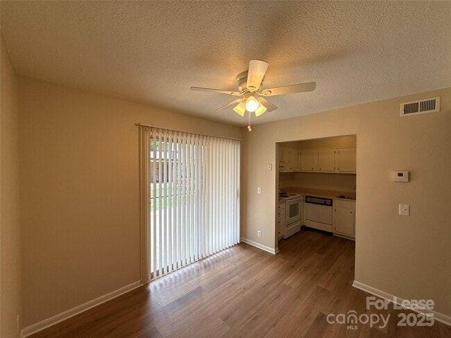 Foto del edificio - 2610 Park Rd