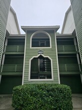 Building Photo - 6821 Willowbrook Dr