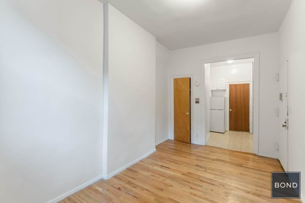 Primary Photo - 700 West End Ave