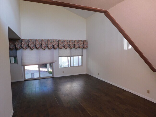 Foto del edificio - Beautiful 2 story Home in Anaheim