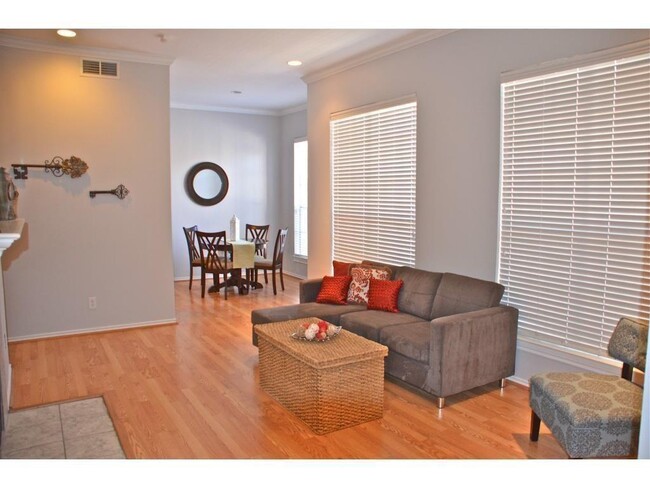 Foto del edificio - 3311 Blackburn St
