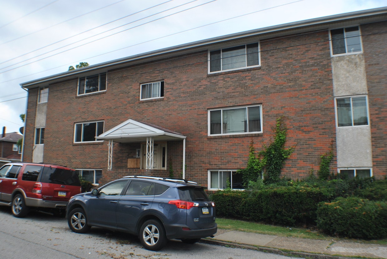Primary Photo - 1600 Sumac St