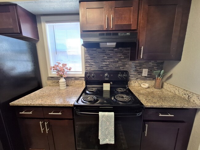 2 bedroom Townhome - Huntington Station