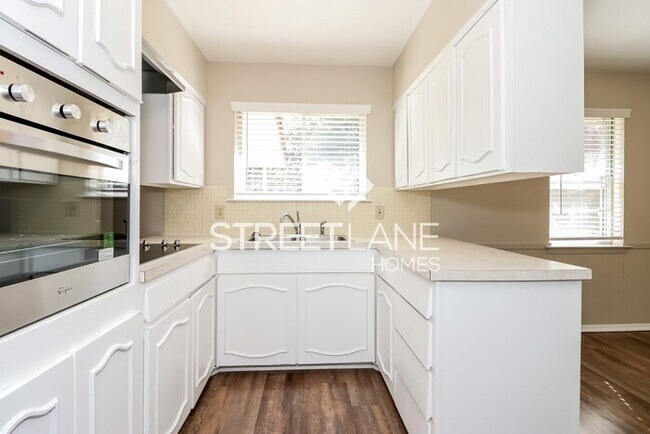 Building Photo - NOW OFFERING FIRST FULL MONTH FREE AND $60...
