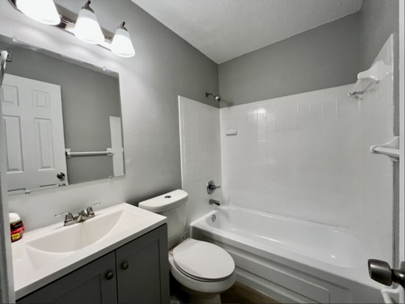 Primary Photo - 10220 N Ojus Dr