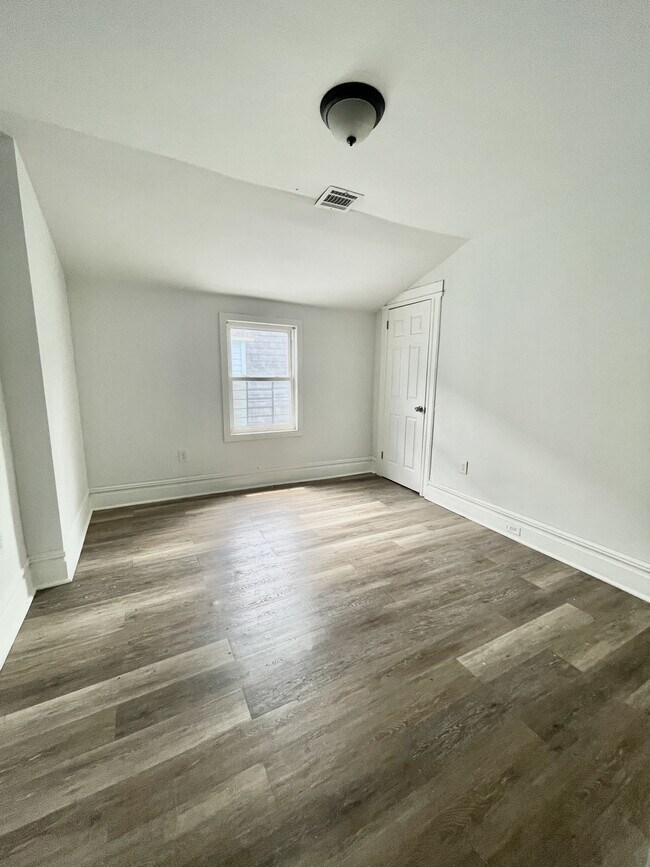 Foto del edificio - 166 N 12th St