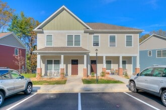 Building Photo - 204 Uptown Trl