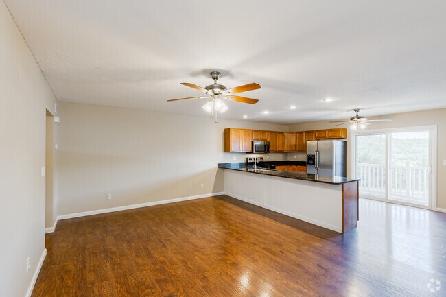 4 habitaciones, 3,5 baños - 3100 pies cuadrados - Sala de estar - Graycliff Townhomes