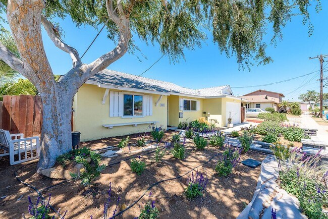 Foto del edificio - Cozy Garden Cottage Home for Rent