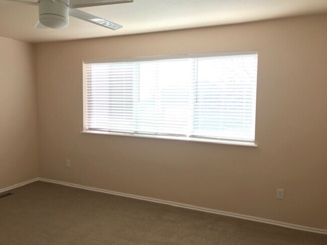 Foto del edificio - 4 bed/ 2.5 bath Home in South Fort Collins