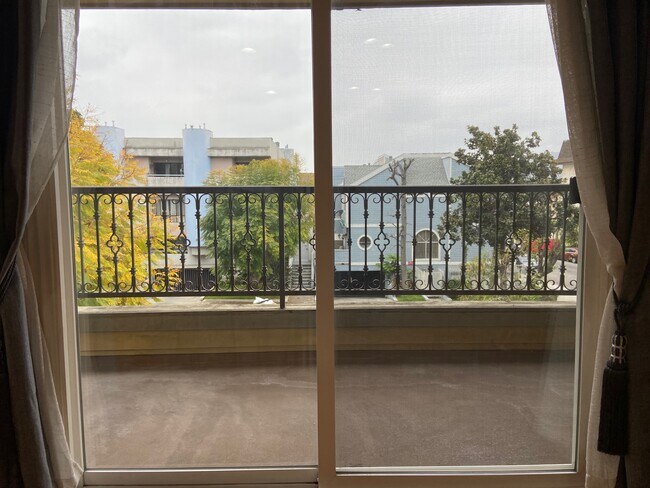 Foto del edificio - 551 W Stocker St