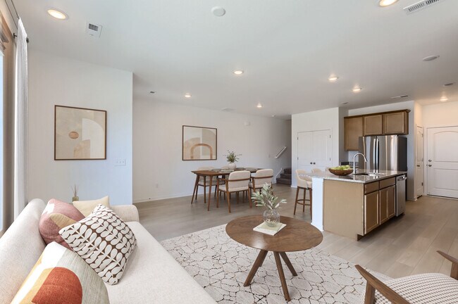 Foto del edificio - 6348 Deerfoot Dr