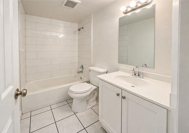 Foto del edificio - 1401 NE 17th Ct