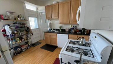 Foto del edificio - 5245 N Winchester Ave