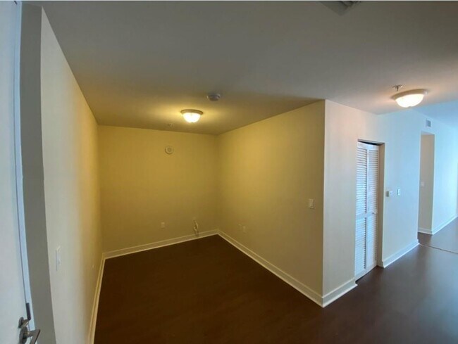 Foto del edificio - 79 SW 12th St