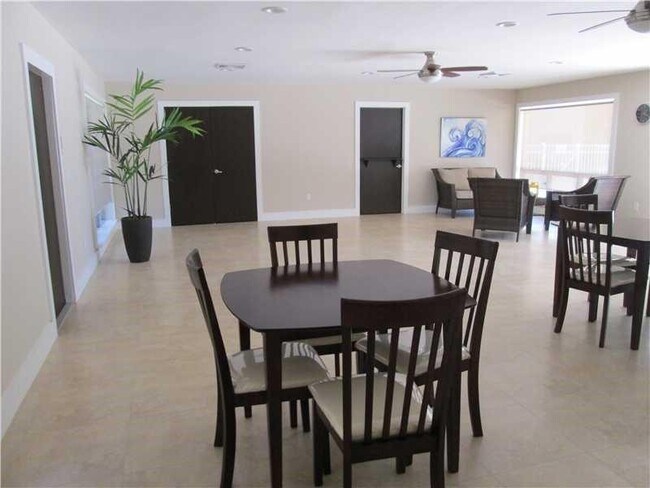 Building Photo - 250 Layne Blvd