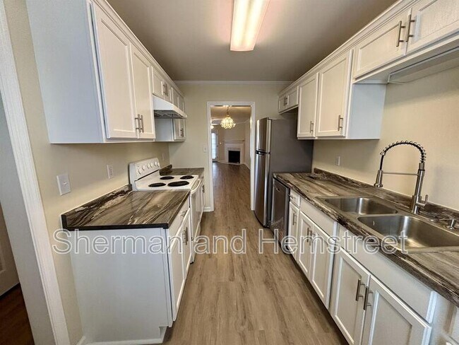 Foto del edificio - 2132 Oak Ridge Rd