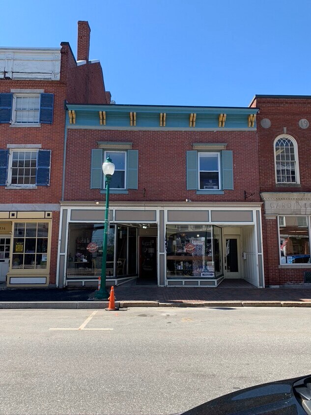 Primary Photo - 244 Water St