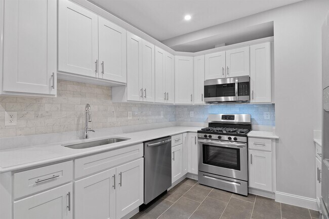 Foto del edificio - 311-315-315 West Side Ave