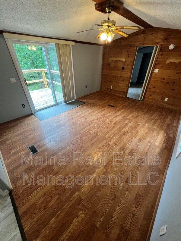 Building Photo - 11 Sweet Fern Dr