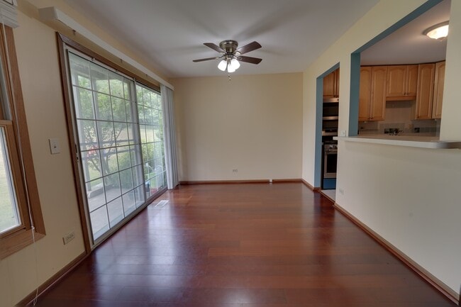 Building Photo - 1866 Fox Run Dr