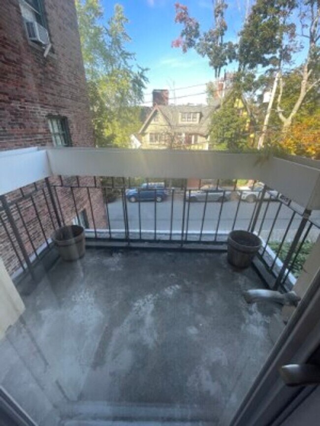 Building Photo - Brookline 2 bedroom apartment - H&HW Included - Close to Trains - NO BROKER FEE