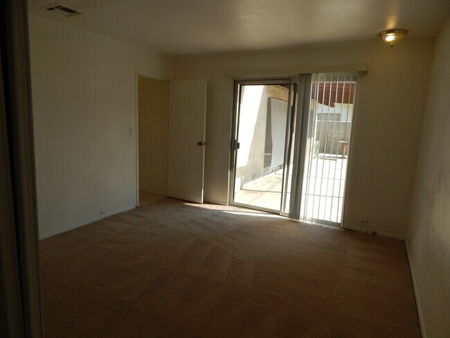 Foto del edificio - 6363 Carlo Dr