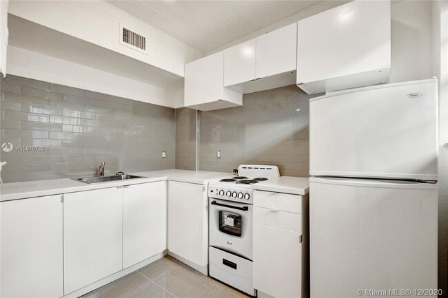 Foto del edificio - 542 NW 8th St