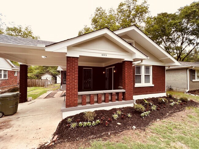 Exterior frontal - 485 S Reese St