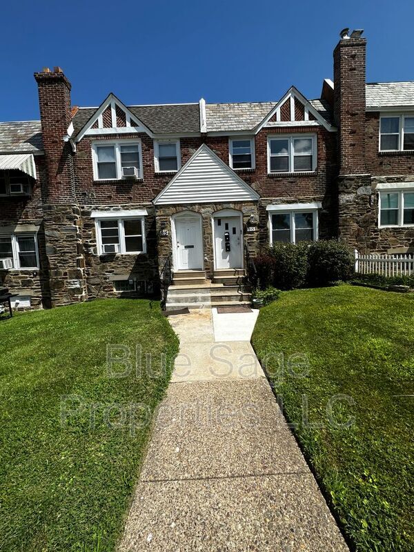 Building Photo - 813 Windermere Ave