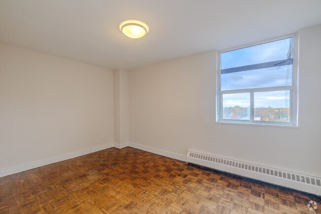 2BR, 1BA - 669 SF - Main Bedroom - Cedarwood Suites