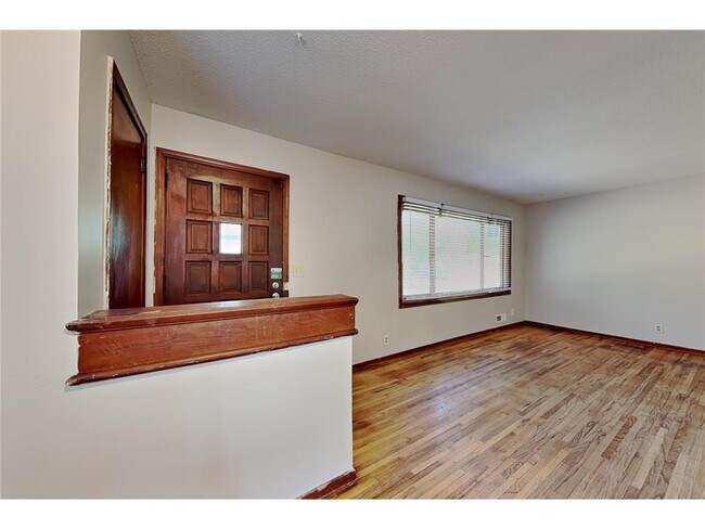 Foto del edificio - 11255 Arrowhead St NW