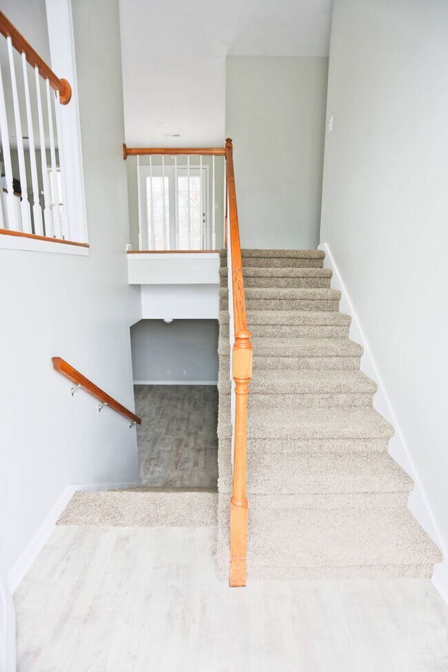 Foto del edificio - 3137 Little Grove Ln