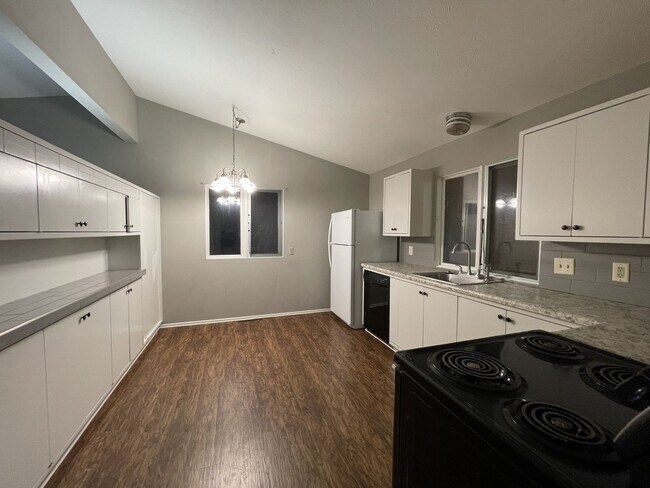 Foto del edificio - 8462 Grand Ave