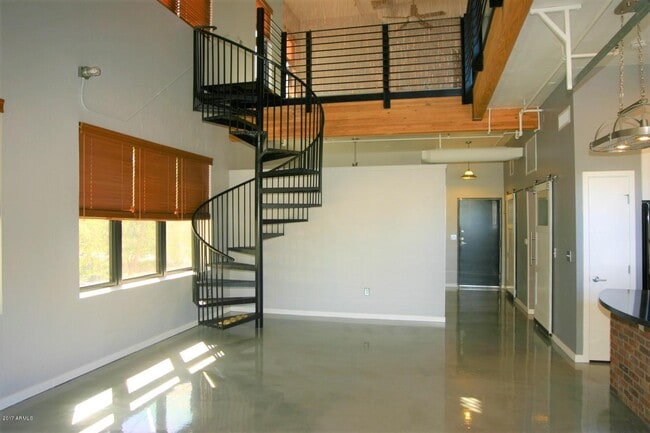 Foto del edificio - 914 E Osborn Rd