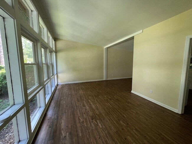 Foto del edificio - 2002 Chowkeebin Nene