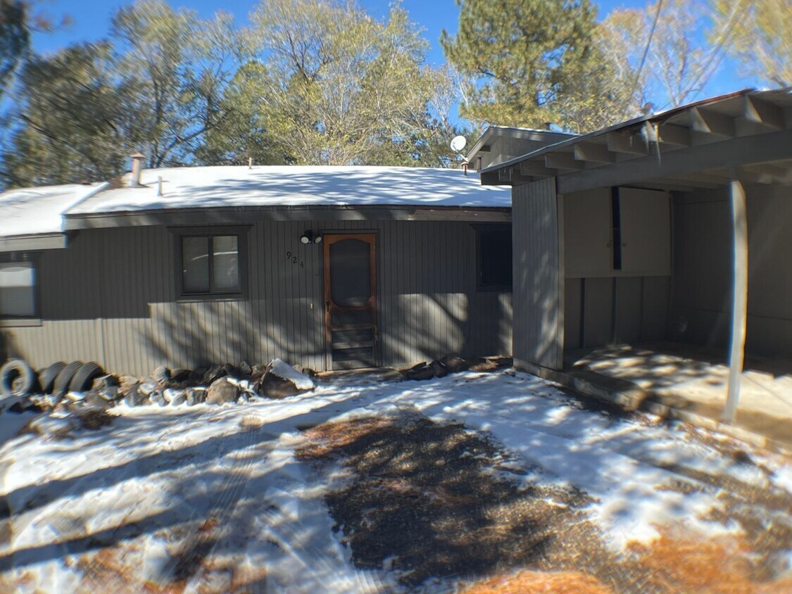 Foto principal - 924 N Leroux St