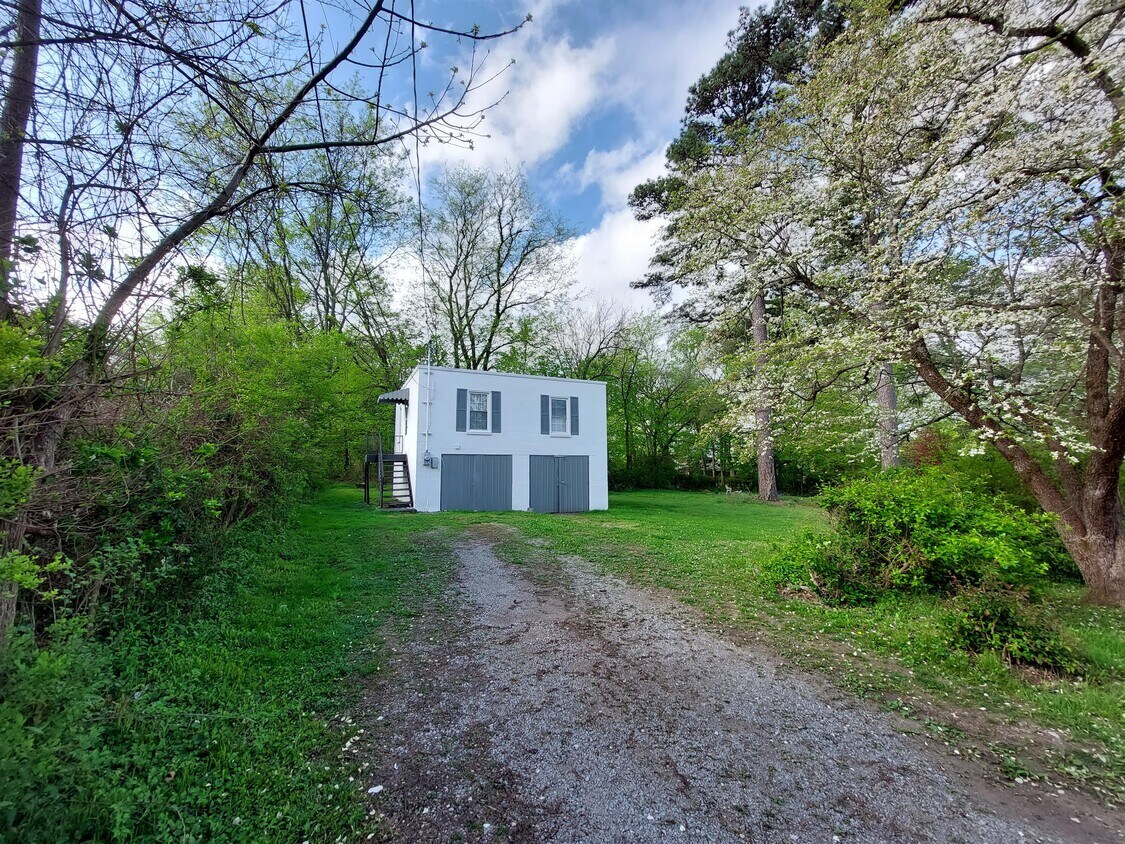 108 1/2 7th Ave, Columbia, TN 38401 House Rental in Columbia, TN