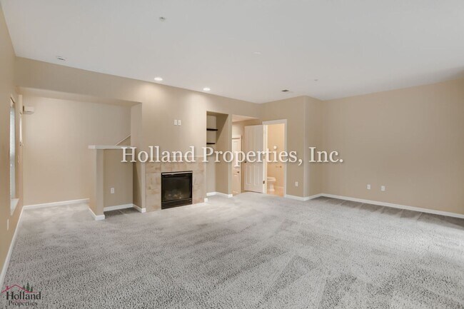 Building Photo - 10882 NE Red Wing Way