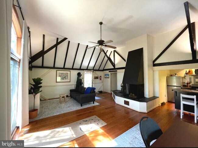 Foto del edificio - 1451 Walton Rd