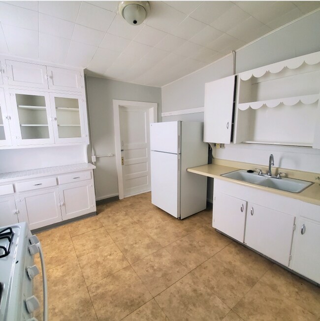 Foto del edificio - 1105 E 5th St