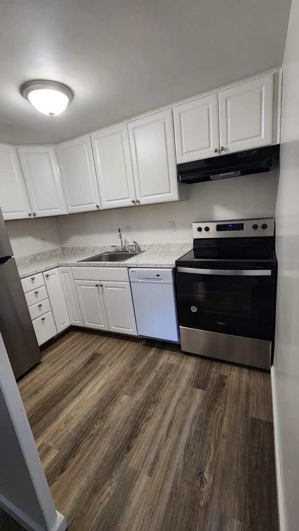 Interior Photo - Country Club Apartments