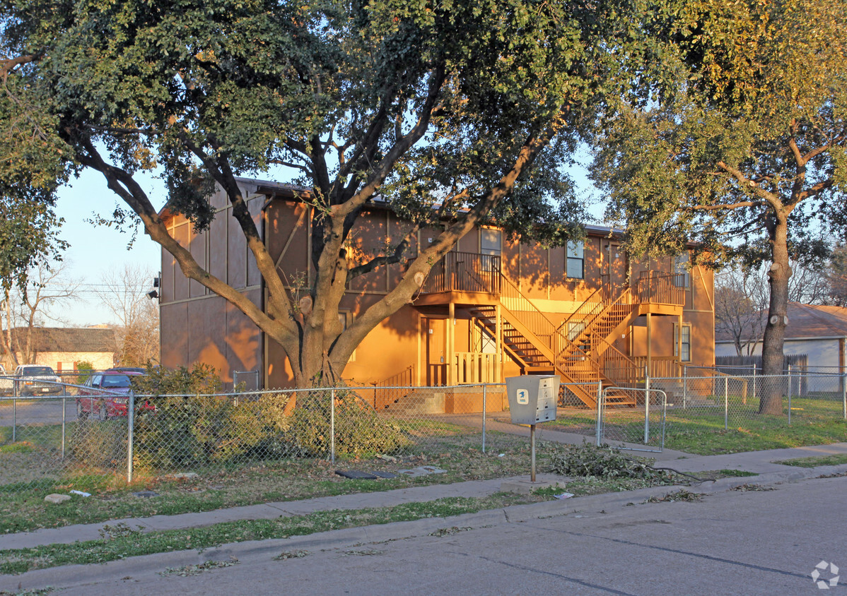 Primary Photo - Squirrel Place