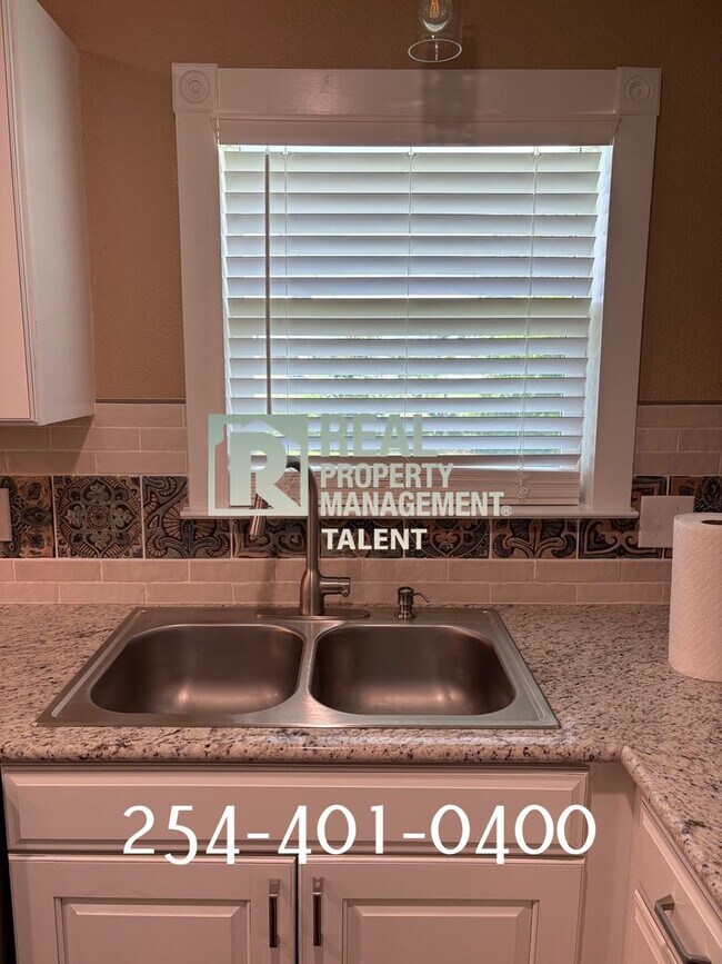 Foto del edificio - Newly Remodeled 2 Bed, 2 Bath Home - Templ...