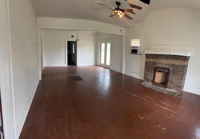 Building Photo - 522 E Maple St